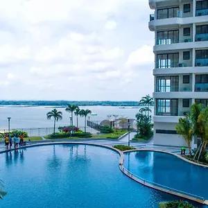 Apartment Scenic Country Garden Danga Bay By Lions Bay